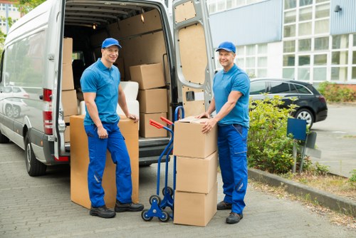Reliable transportation vehicles for moving in Twickenham